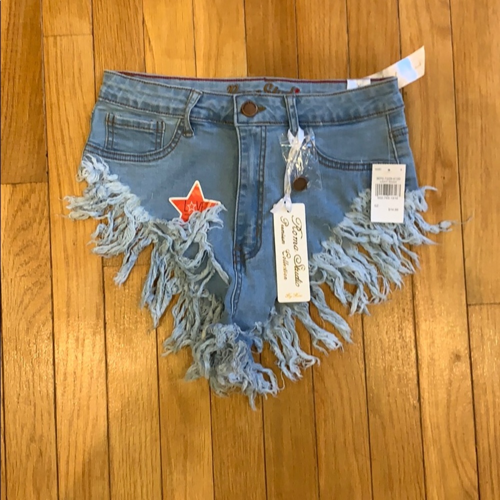 Botty shorts